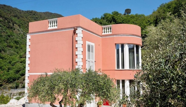ALMA TOURISM APARTMENT, with swimming pool 15 minutes from the sea