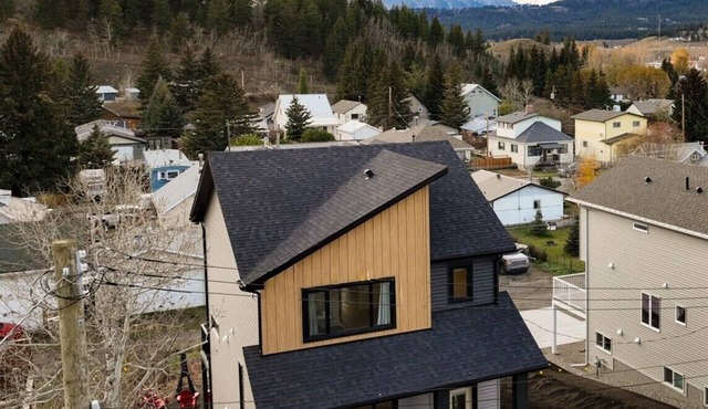 Alpine Retreat New Luxury 4 bedroom | Barrel Sauna, Steam Shower & Fireplaces