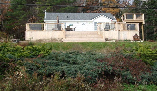 Amazing Ocean-view just steps to Fox Point Beach!