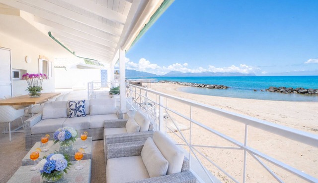 Amira Beach Villa by LeDhome