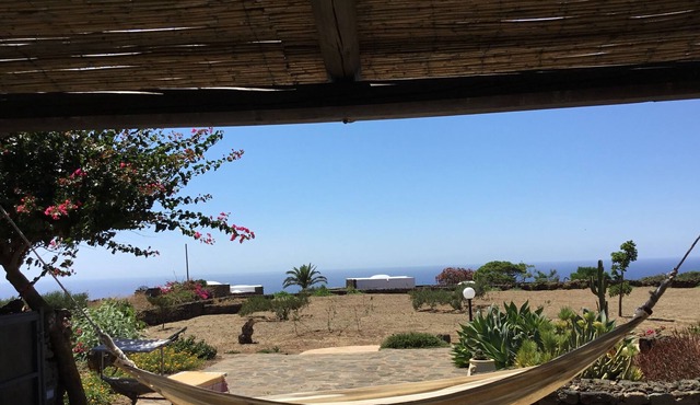 Ancient Dammuso in Pantelleria with sea view