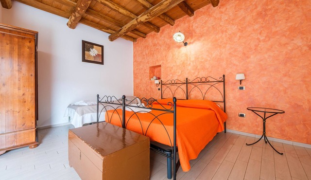 Antico Casale Gioiosa Marea Room 'Gioiosa Guardia' with Mountain View, Wi-Fi and Air Conditioning