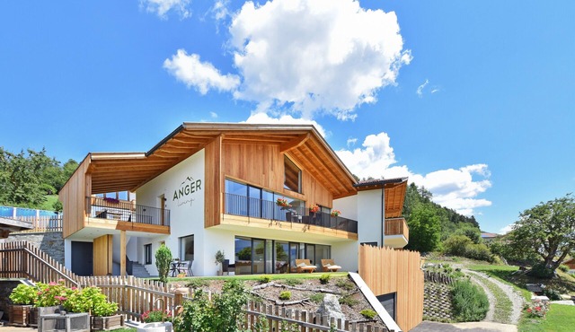 Apartment "Anger Living Langkofel" with Mountain View, Garden & Whirlpool
