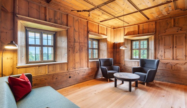 Apartment 'Ansitz Baumannhof 1818' with Mountain View, Shared Garden and Wi-Fi