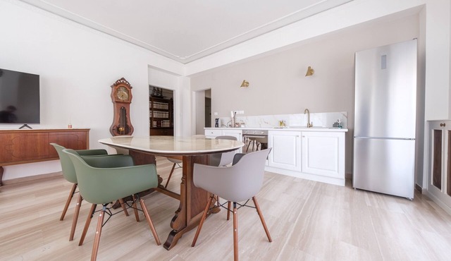 Apartment 'Casa Vacanze Piazza Europa' with Balcony, Wi-Fi & Air Conditioning