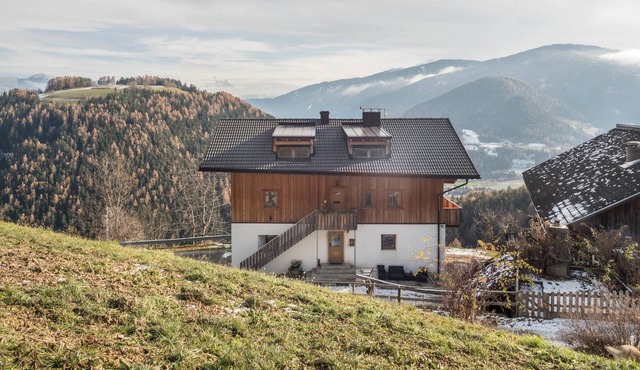 Apartment 'Kehrerhof - Mountain' with Mountain View, Balcony & Wi-Fi