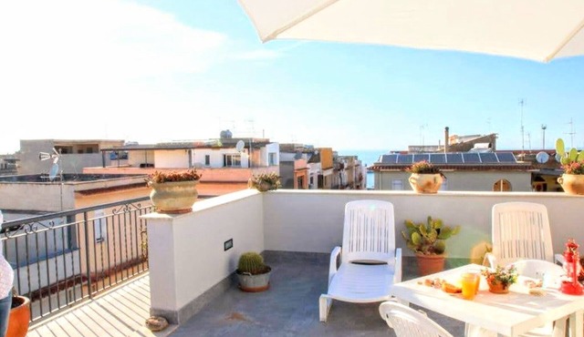 Apartment 'L'airone' with Sea View, Wi-Fi and Air Conditioning
