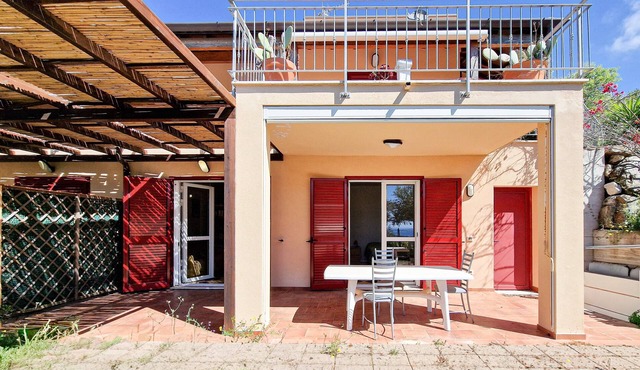Apartment 'Lacona Beach' with Private Veranda