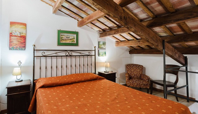 Apartment 'Nespolo' with Private Garden, Wi-Fi and Air Conditioning