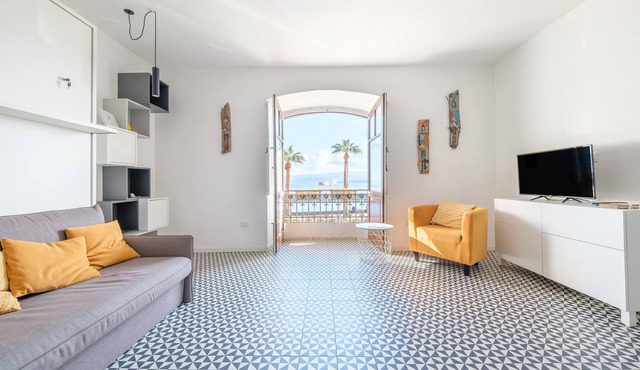 Apartment 'Orlando' with Sea View, Wi-Fi and Air Conditioning