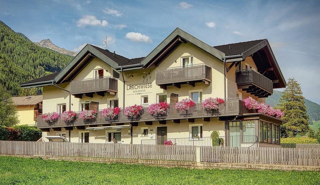 Apartment 'Residence Lärchwiese' with Mountain View, Shared Garden and Wi-Fi