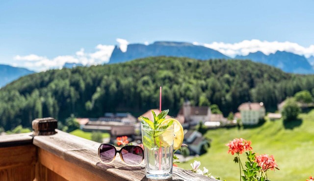 Apartment 'Sallrain Hof 2' with Mountain View & Balcony