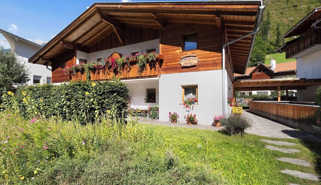 Apartment 'Speckign 1' with Mountain View, Balcony and Wi-Fi