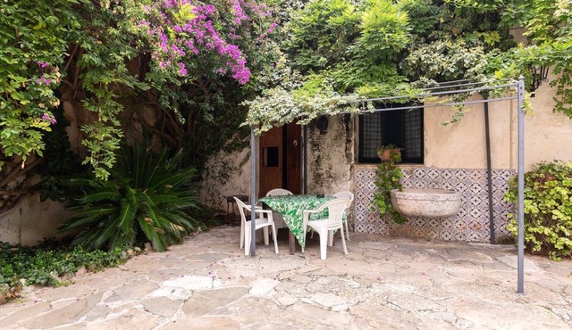 Apartment 'Tenuta Donna Vittoria Piccola' with Mountain View, Wi-Fi and Air Conditioning