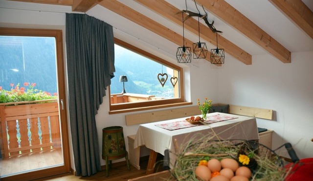 Apartment Wiesengrün with Mountain View, Balcony and Wi-Fi