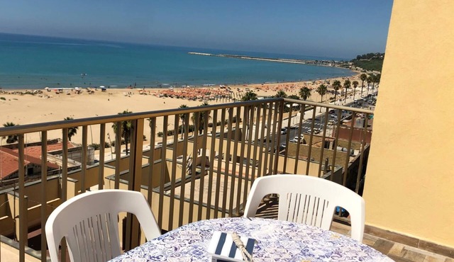 Apartment with TERRACE ON THE SEAwith breathtaking views. 50 meters from the beach