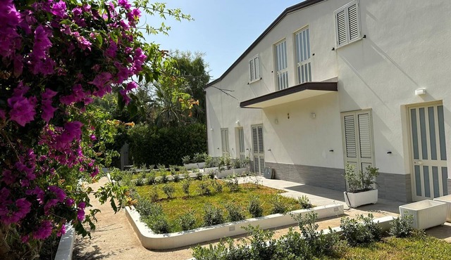 Apartments facing the sea 10 mt