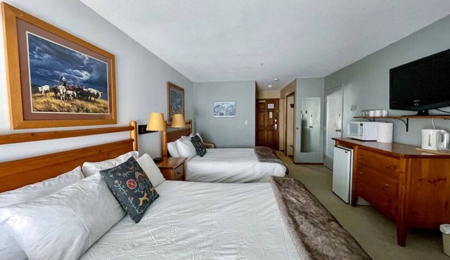 Apex Mountain ~ Hillside Hideout ~ Apex Mountain Inn
