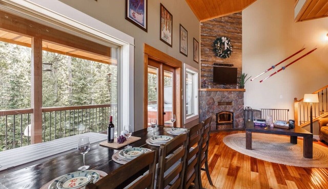 Apex Mountain ~ Trailside Lodge ~ Ski In Ski Out