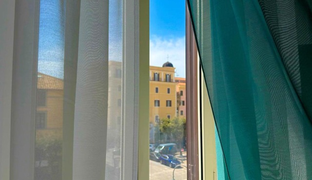 ARTEMISIA APARTMENT - Elegant spacious flat in NETTUNO City Center, just steps from the Sea, Beaches, Marina, Train&Bus Station
