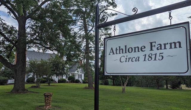 Athlone Farm: Spacious, Gorgeous Grounds, Historic Outbuildings, Summer Deals!
