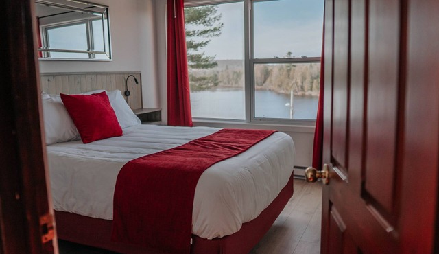 Auberge Lac du Pin Rouge