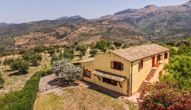 Awesome apartment in Collesano (PA) with WiFi