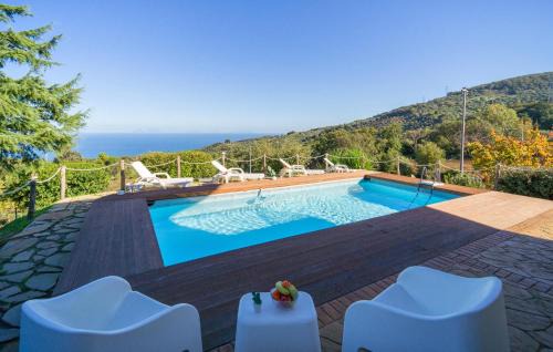 Awesome Home In Caronia