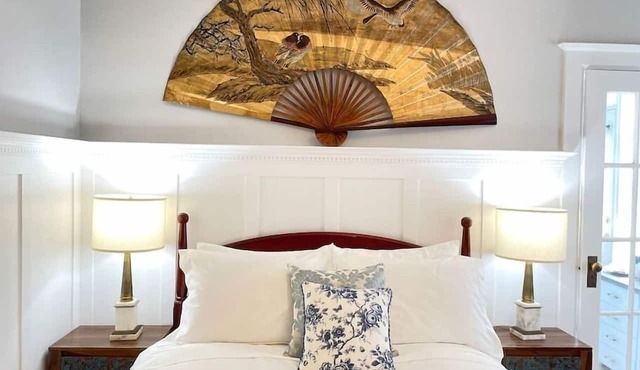 Bachelor Suite in Heritage Manor, Fairfield
