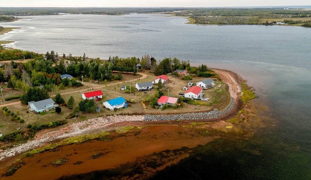 Bayside Breeze with Beach Access