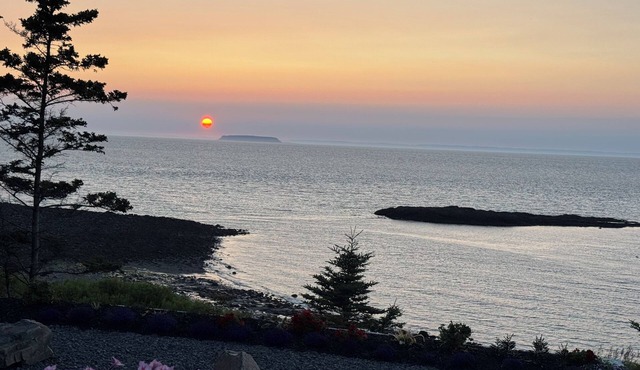 Bayside Retreat K BR ensuite bath, Q BR, Workspace, Yoga, 2nd bath, Hot tub, 4-6