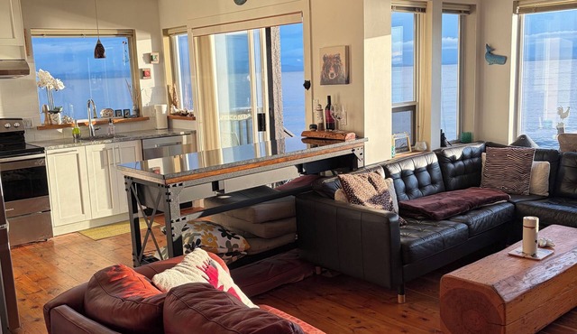 Beach front Duplex on Stories beach near Campbell River