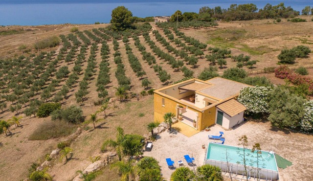 Beach front home in Ribera (AG)
