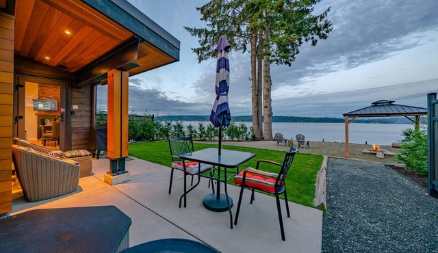 Beach Front Luxury Private Hot Tub Sandy Beach