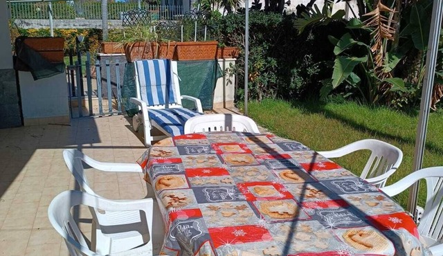 Beachfront apartment, ideal for families or a small group of 4 people