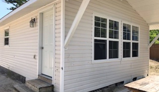 BEACHFRONT COTTAGE IN WASAGA BEACH - SANDPIPER BEACH RESORT - COTTAGE # 5