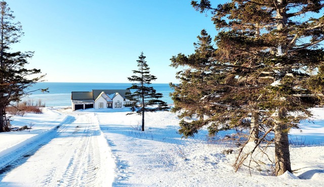 Beachfront villa Perce