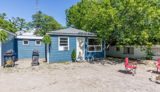 Beachside Summer Cabins