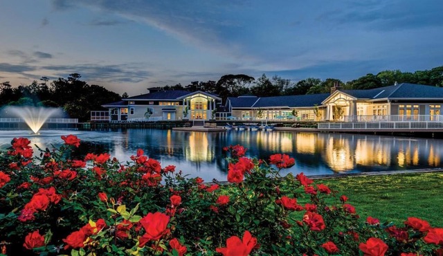 Beachwoods -- a premiere 4 season resort 5 min. from the beach!