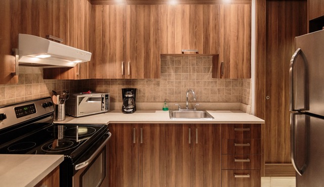 Beautiful 3BDR Urban Oasis in Downtown w/ Parking