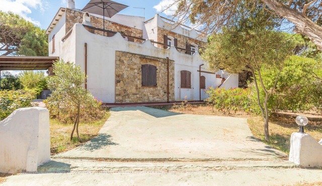 Beautiful apartment for 9 people with WIFI, A/C, TV, patio and pets allowed