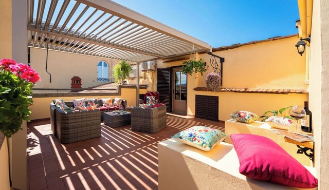 Beautiful apartment with a panoramic terrace in the historic center. Elevator