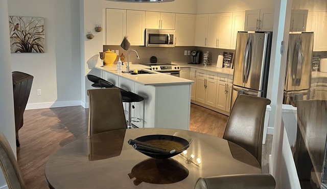 Beautiful Downtown Executive Suite
