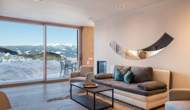 Beautiful Holiday Apartment "Aura Chalets No 4" with Mountain View, Wi-Fi & Garden
