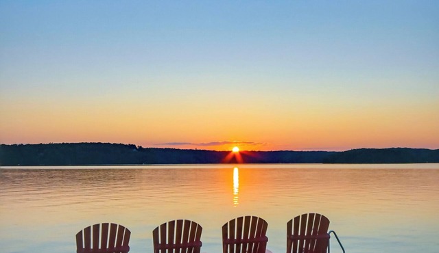 Beautiful Lake of Bays Cottage w/310' Private Shoreline & All Day Sun!