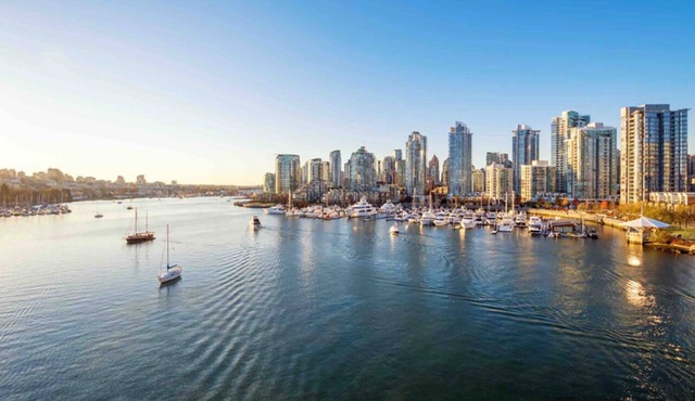 Beautiful Luxury Suite next to BC Place Stadium! Walk to MAJOR INTERNATIONAL SPORTING EVENT 2026 World Cup