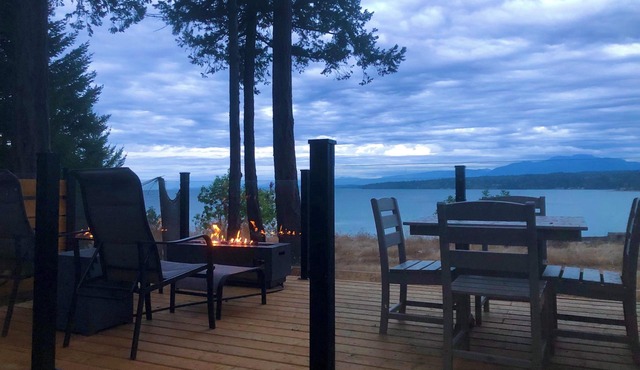 Beautiful Oceanfront ‘Cottage’ - Breathtaking Views,Beach,Pet Friendly,Fireplace