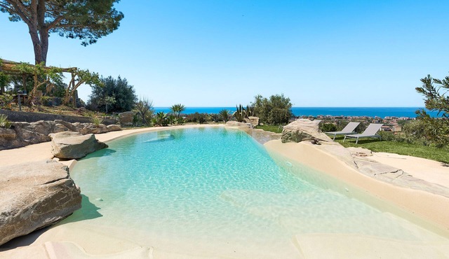 Beautiful villa with pool in Capo d'Orlando