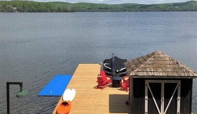 Beautiful Waterfront Peninsula Lake Year Round Cottage w/All Day Sun!