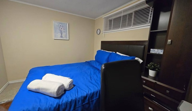 Bedroom on Hamilton mountain